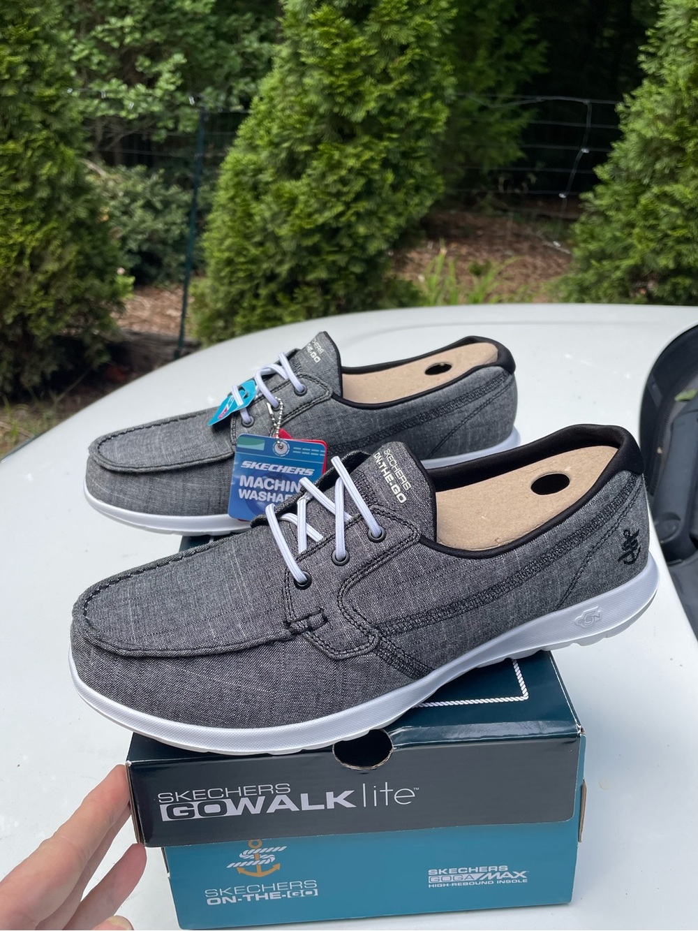 NIB Skechers Go Walk Lite Isla Slip On Sneaker Shoes Size 10